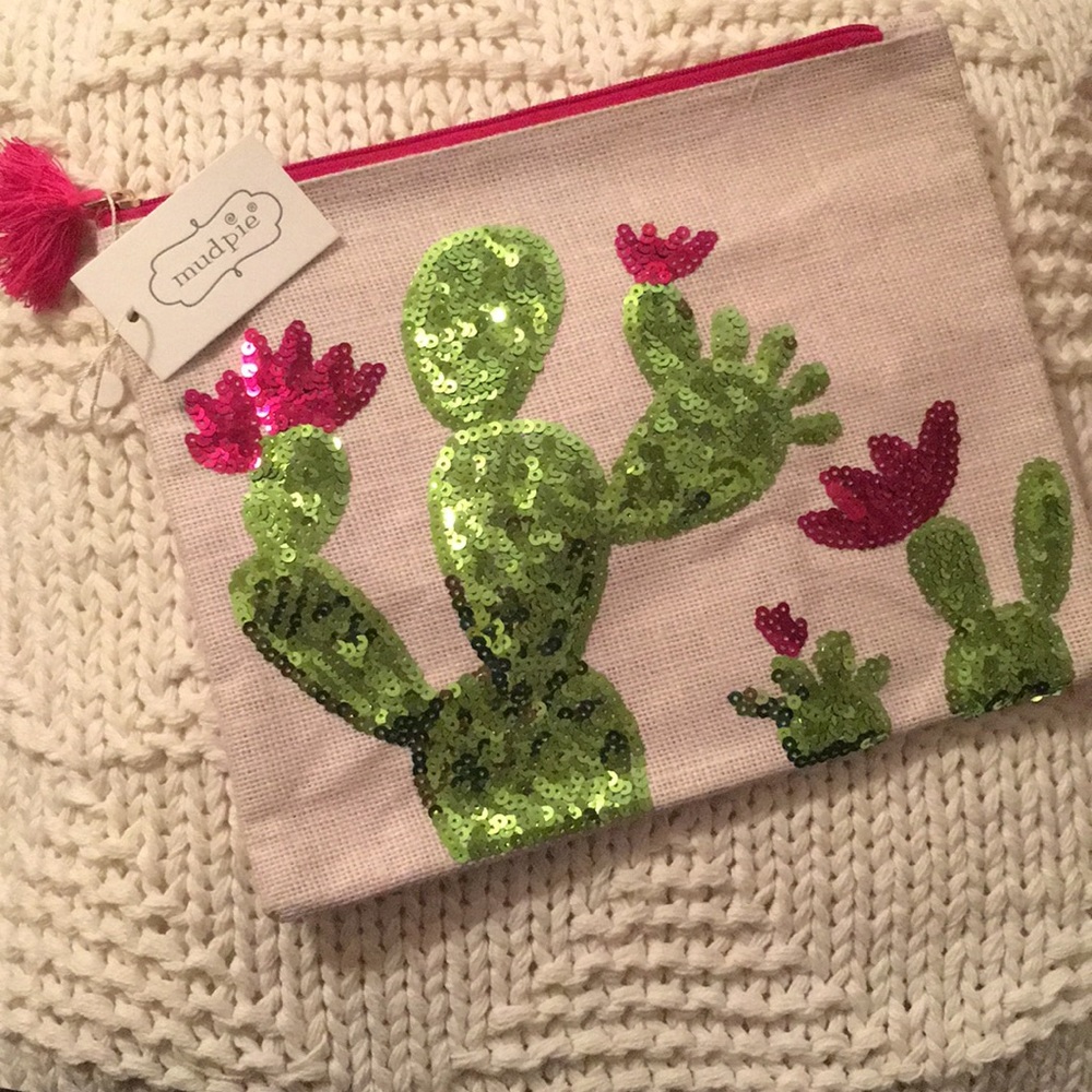 NWT! 🌵🌺 MUDPIE Linen Clutch w/ Tassel